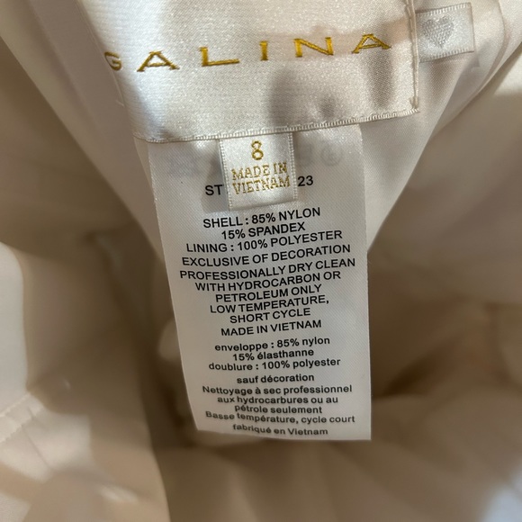 David's Bridal Galina Soft Lace Wedding Dress With Pleated Top Size 8 - Picture 7 of 13